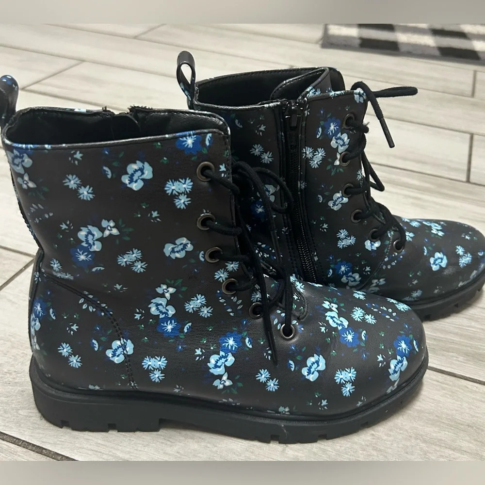 L&D Girls’ Black Floral Winter Boots – Size 4 Youth - Picture 6 of 8